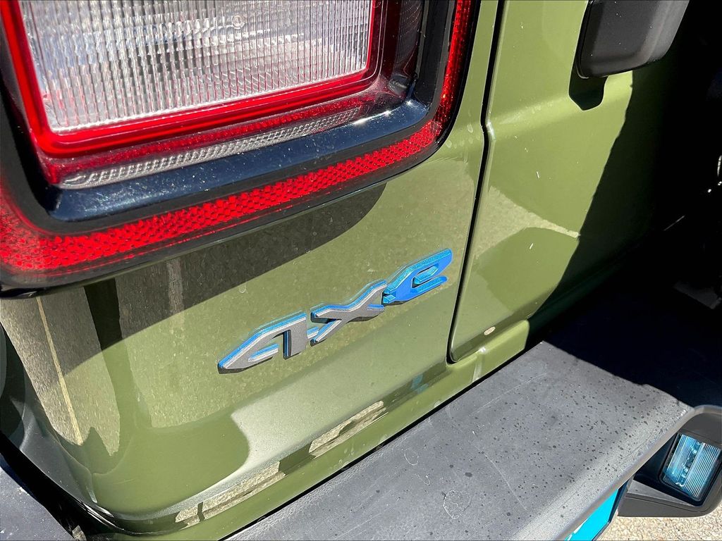 2023 Jeep Wrangler — photo 29