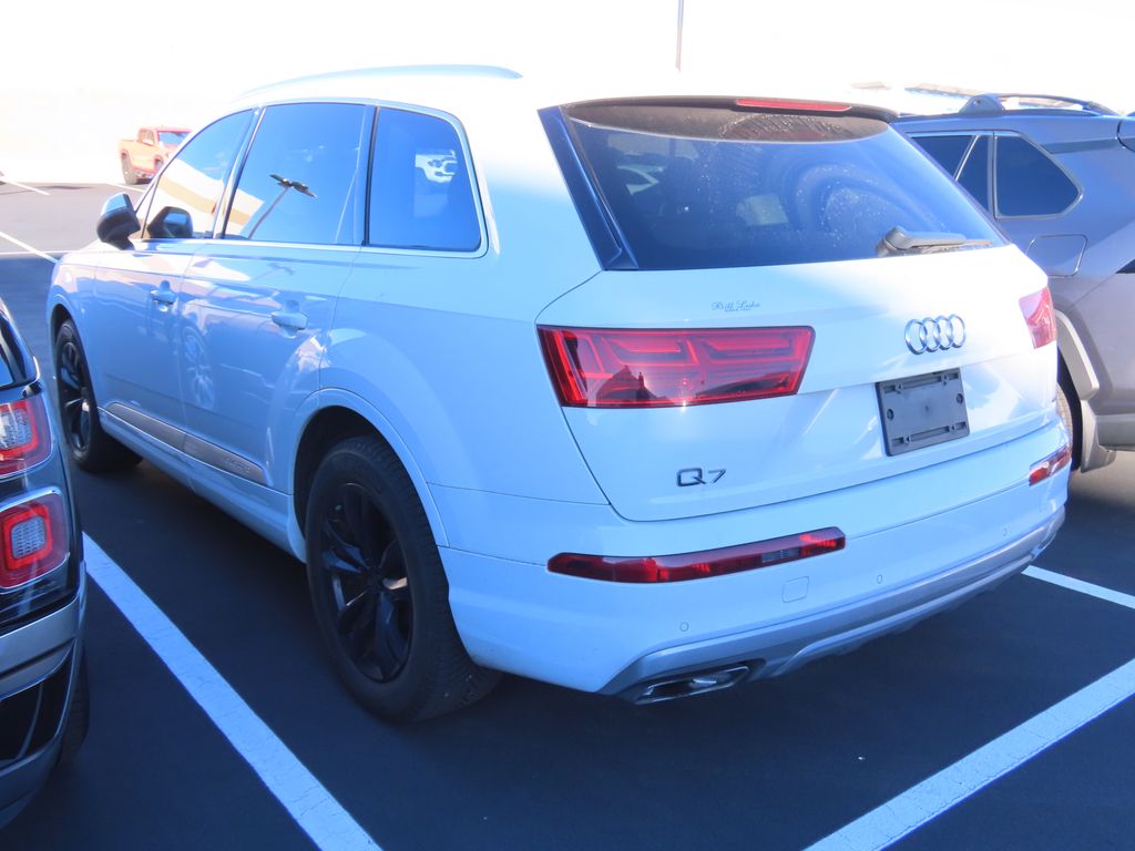 Thumbnail: 2019 Audi Q7 - 4