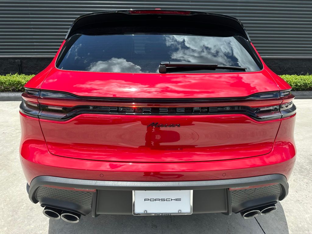 Thumbnail: 2026 Porsche Macan - 12