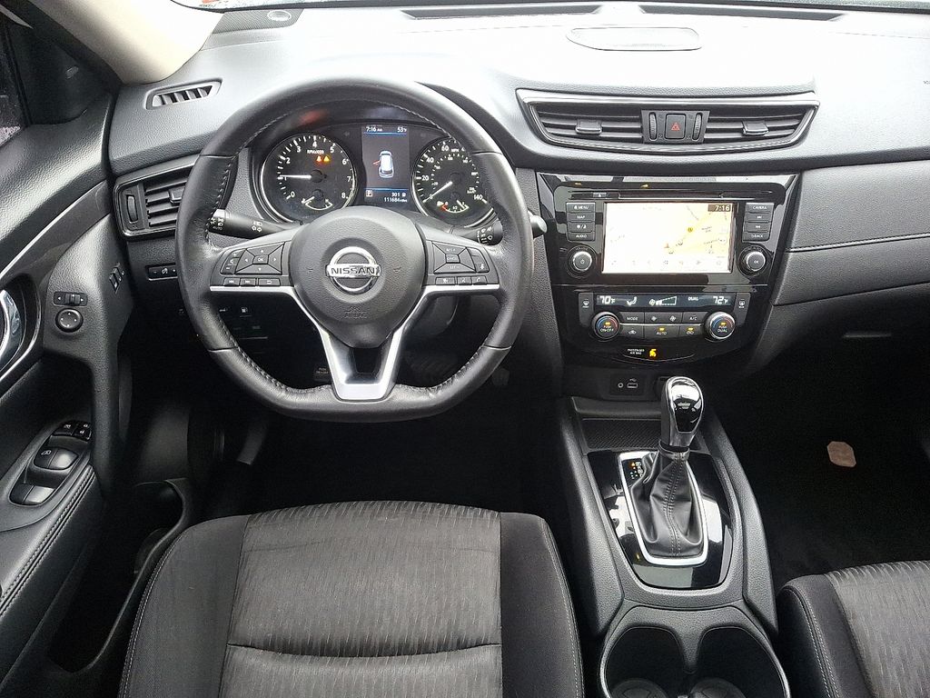 2018 Nissan Rogue SV 11