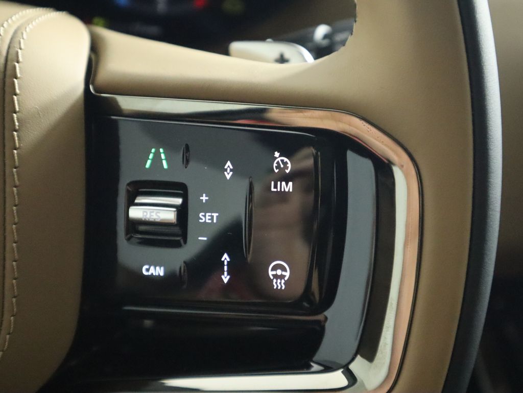 Thumbnail: 2025 Land Rover Range Rover Sport - 13