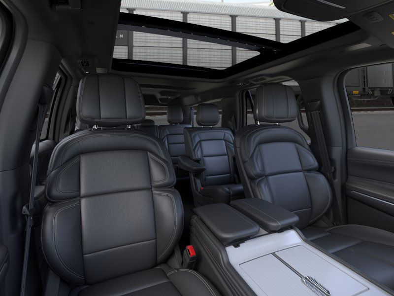 Thumbnail: 2026 Lincoln Navigator L - 10