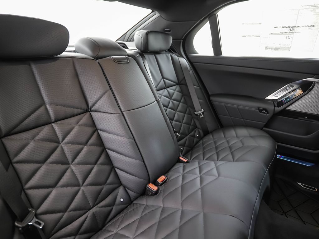 Thumbnail: 2026 BMW 7 Series - 28