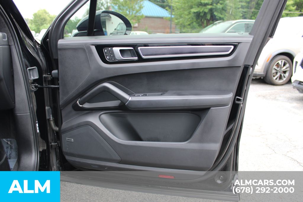 Used 2022  Porsche GTS image 28