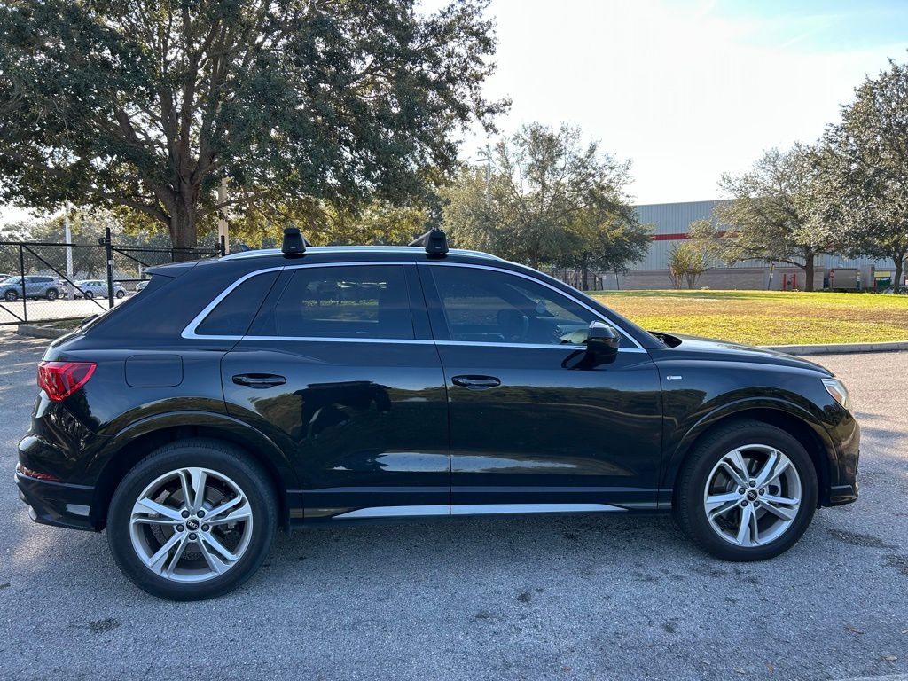 Thumbnail: 2022 Audi Q3 - 6