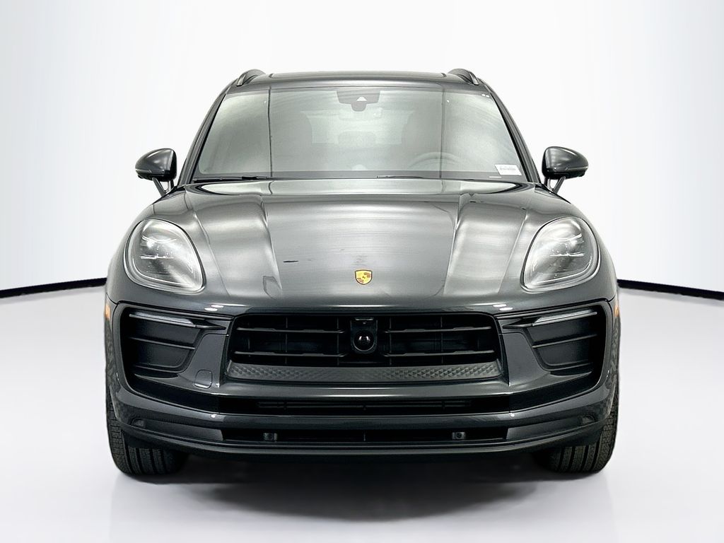 Thumbnail: 2026 Porsche Macan - 10