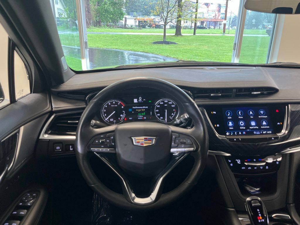 used 2024 Cadillac XT6 car, priced at $43,500