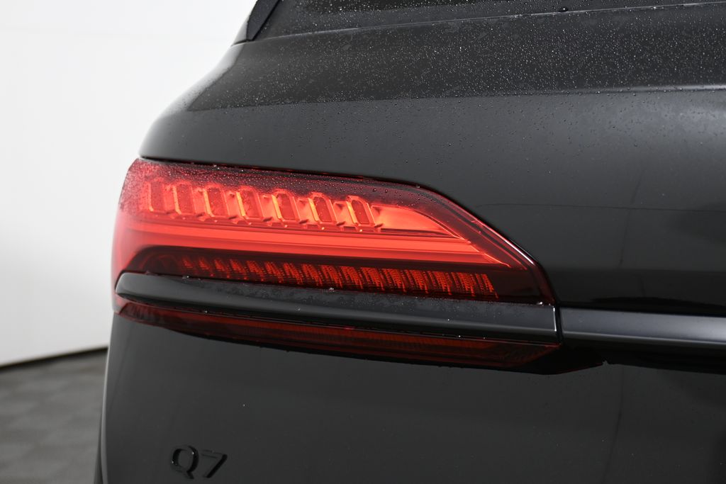 Thumbnail: 2026 Audi Q7 - 12