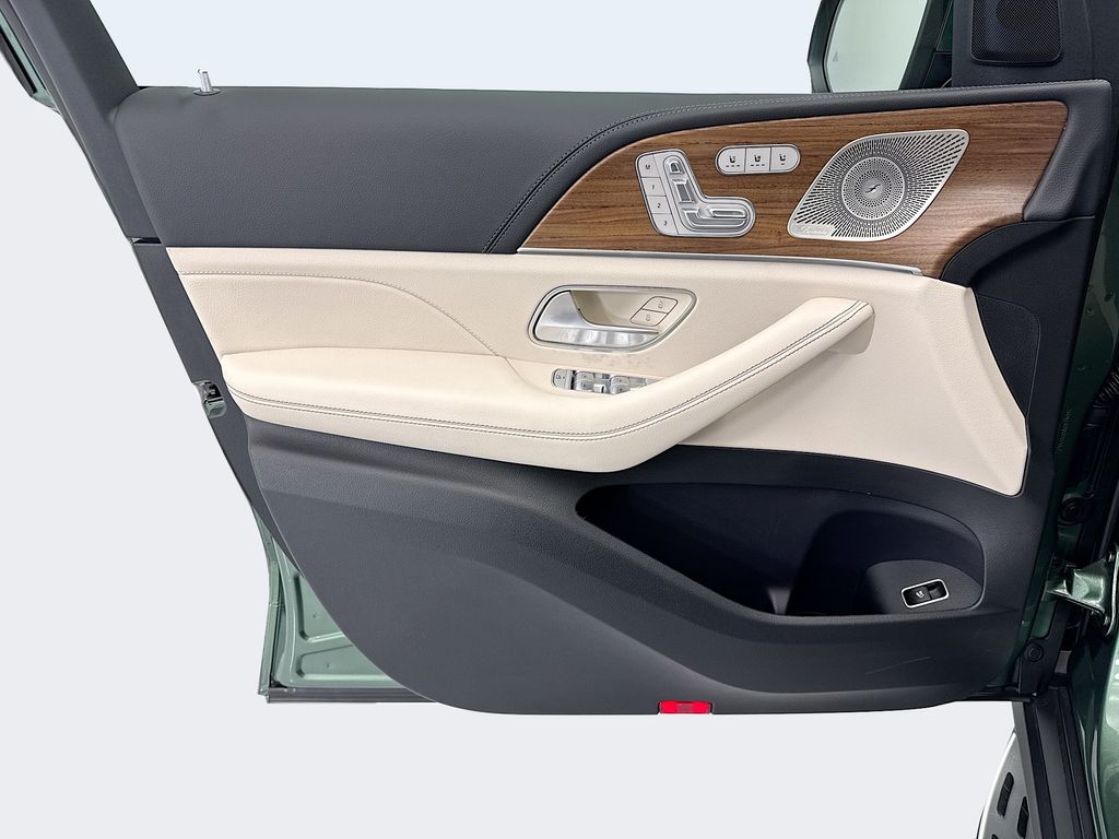 Thumbnail: 2026 Mercedes-Benz GLE - 23