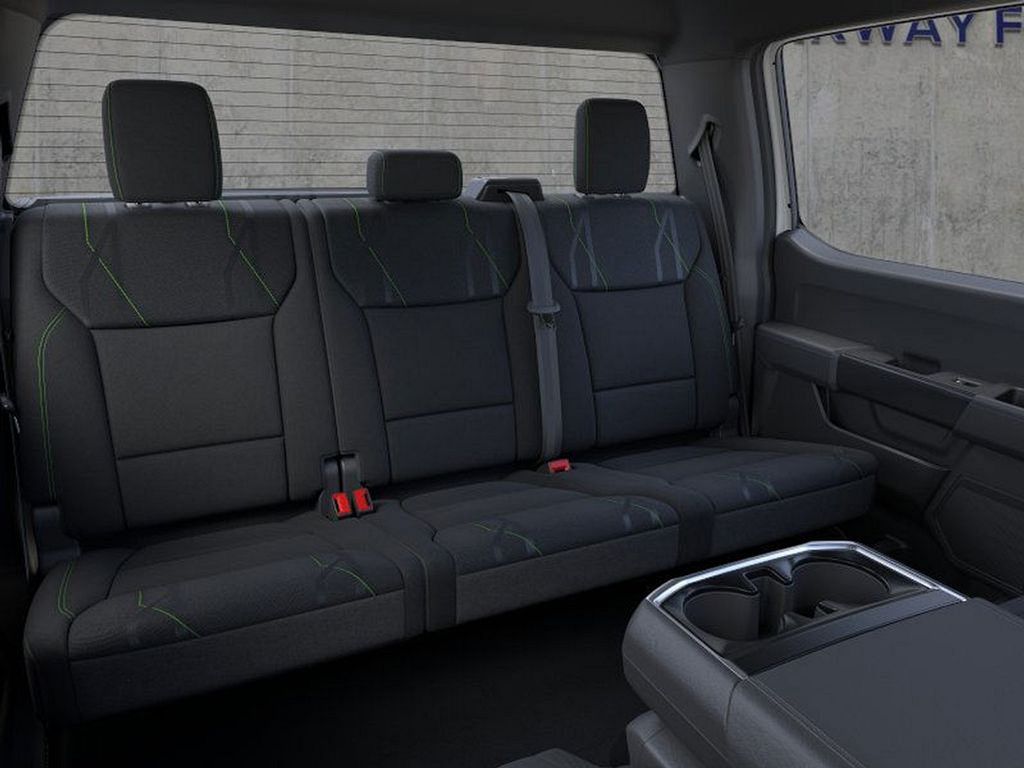 2025 Ford F-150 STX - Photo 11