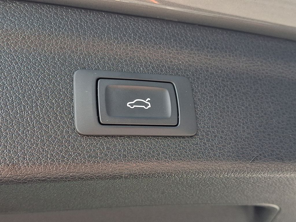 Thumbnail: 2022 Audi Q3 - 26