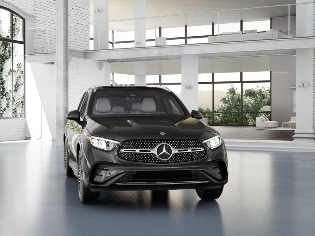 2025 Mercedes-Benz GLC GLC 300 8