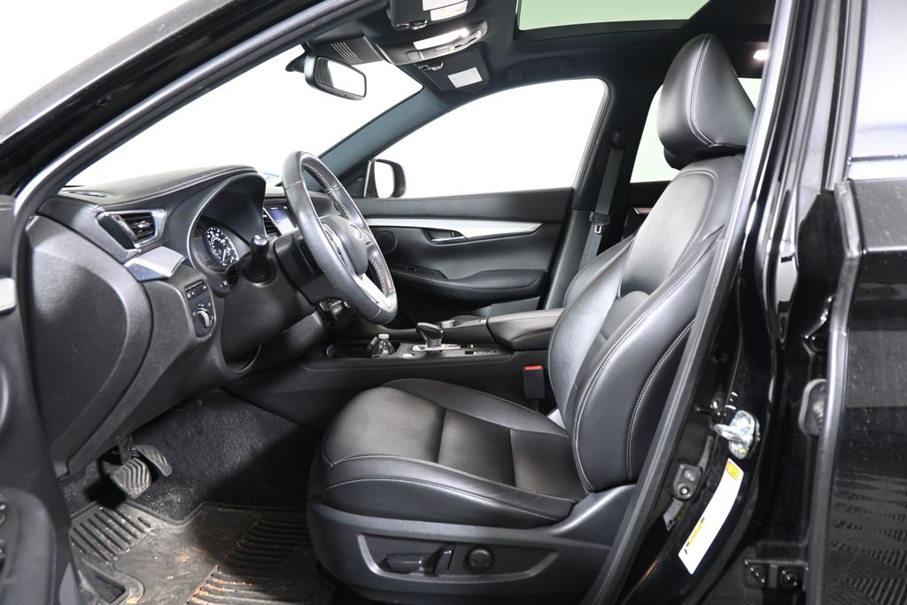 Thumbnail: 2021 INFINITI QX50 - 3