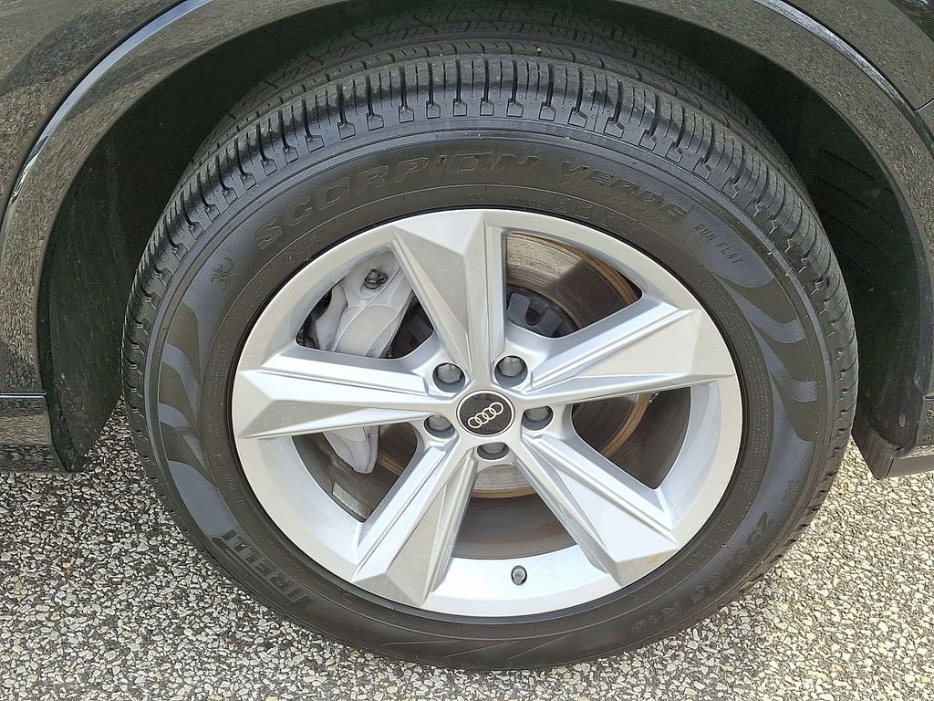 Thumbnail: 2025 Audi Q7 - 8