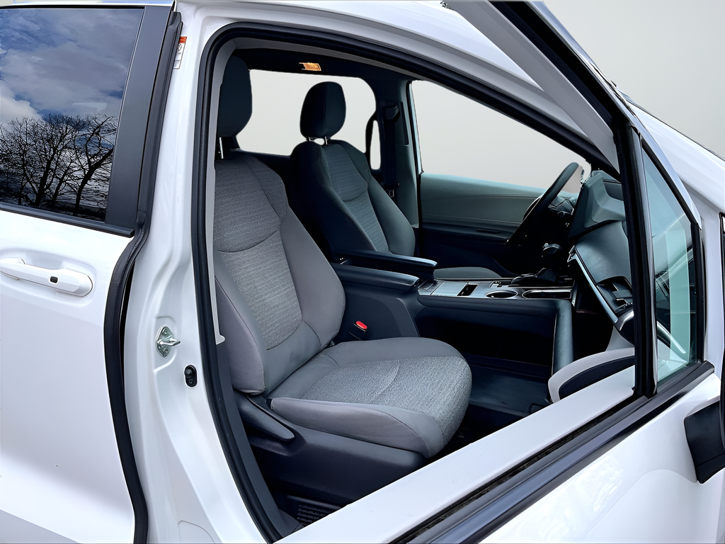 Used 2023 Toyota Sienna LE 4D Passenger Van