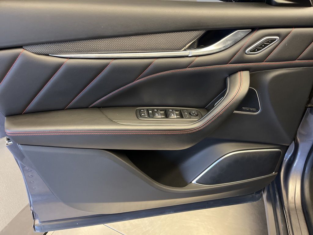 Thumbnail: 2022 Maserati Levante - 11