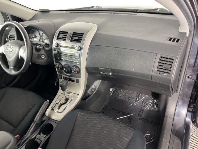 Thumbnail: 2010 Toyota Corolla - 15