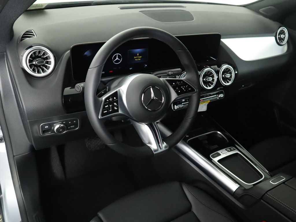 Thumbnail: 2025 Mercedes-Benz GLA - 9