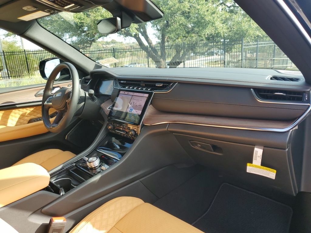 New Car 2025 Jeep Grand Cherokee L  Summit For Sale Under $70,000 In Austin, Texas