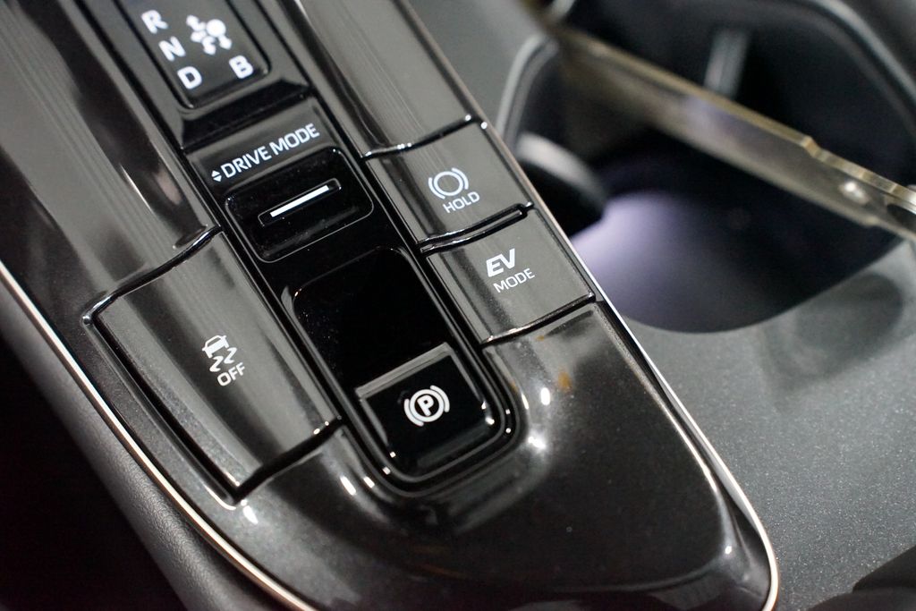 Thumbnail: 2025 Toyota Crown - 23