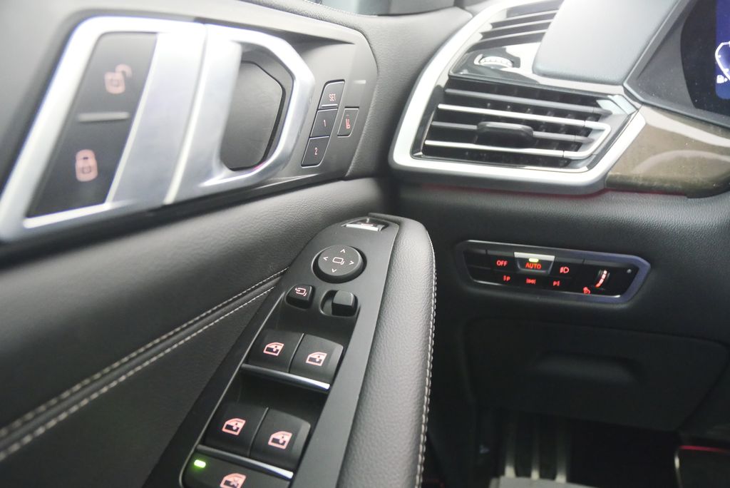 Thumbnail: 2022 BMW X5 - 20