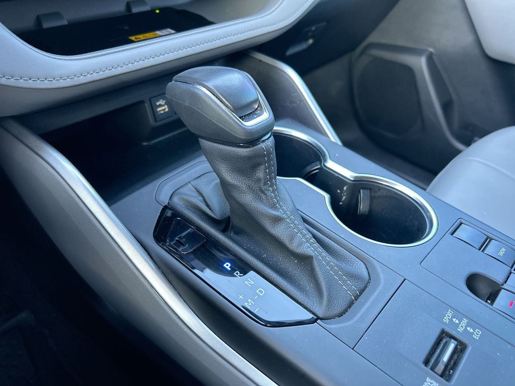 Thumbnail: 2023 Toyota Highlander - 26