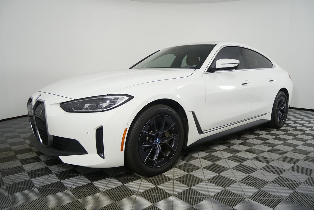 Thumbnail: 2023 BMW i4 - 8