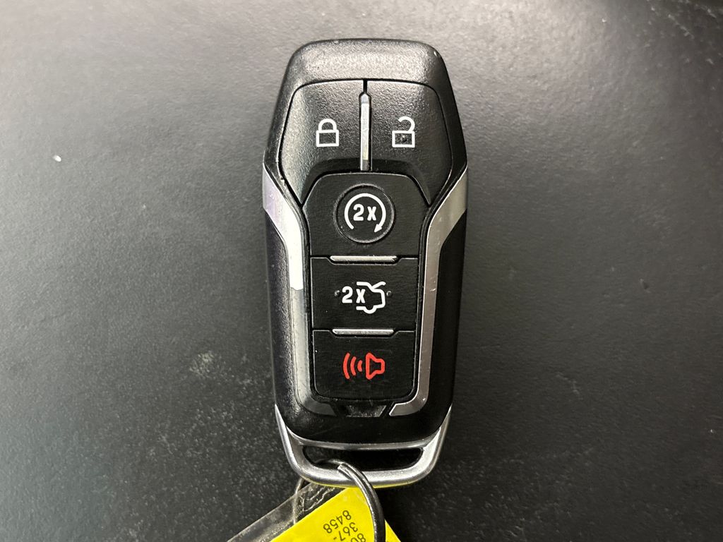 Used 2016 White Ford Platinum image 34