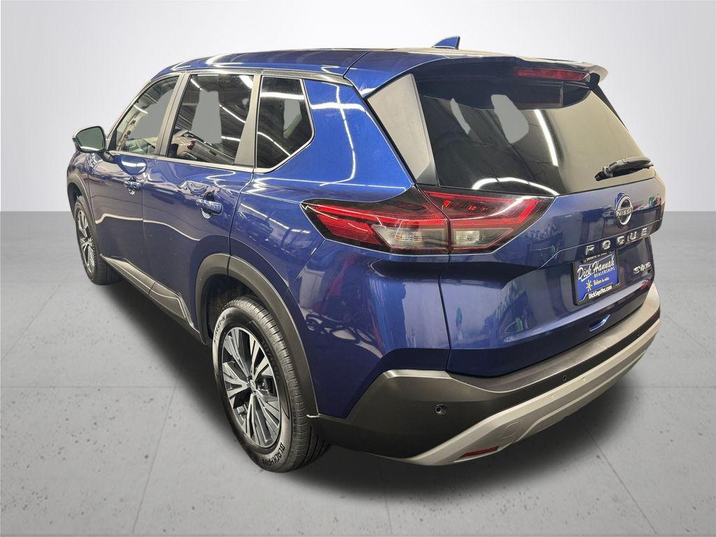 2022 Nissan Rogue SV photo 3