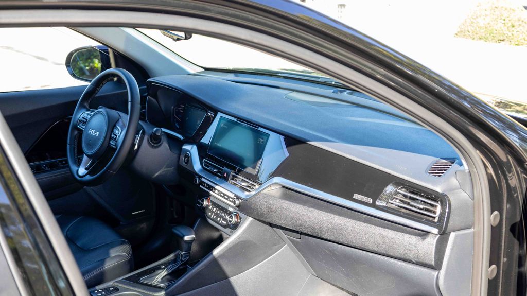 Used 2022 Kia Niro EX Premium 4D Sport Utility