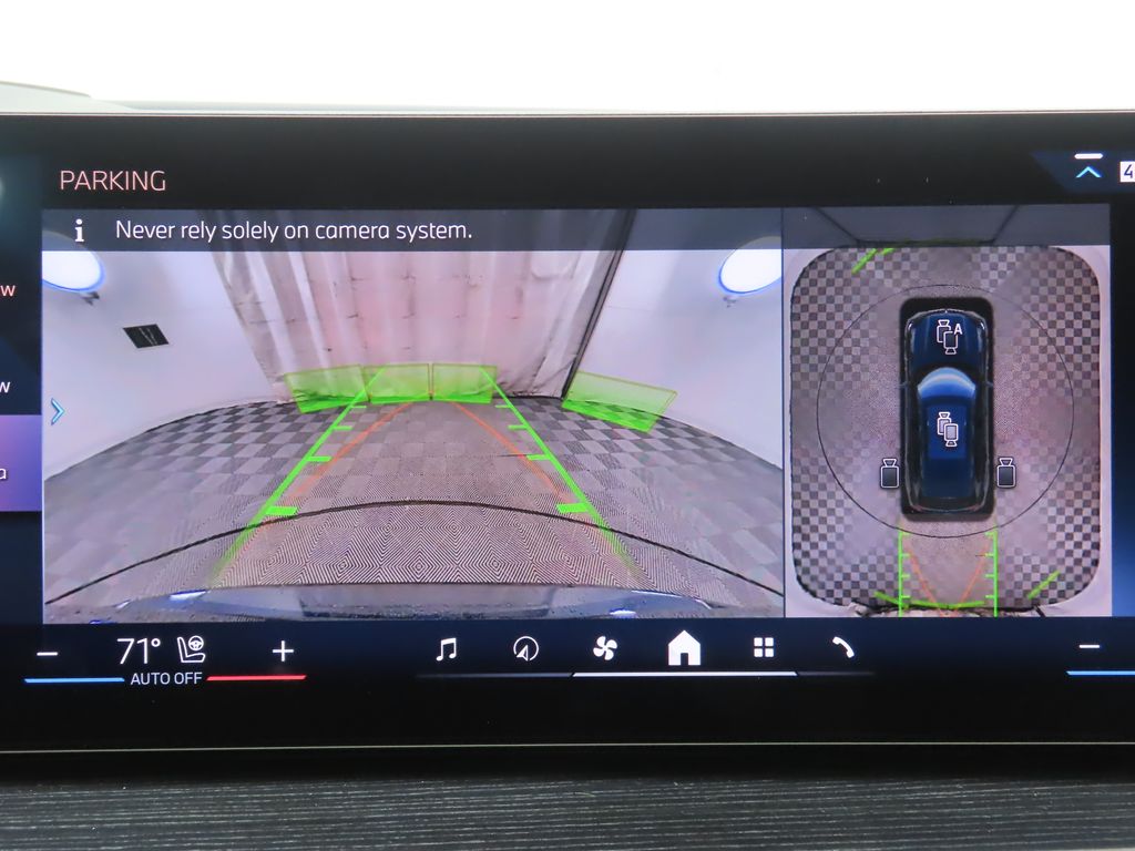 Thumbnail: 2026 BMW X5 - 15