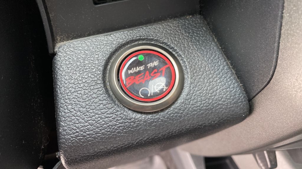 Used 2018 Oxford White Ford Raptor image 45