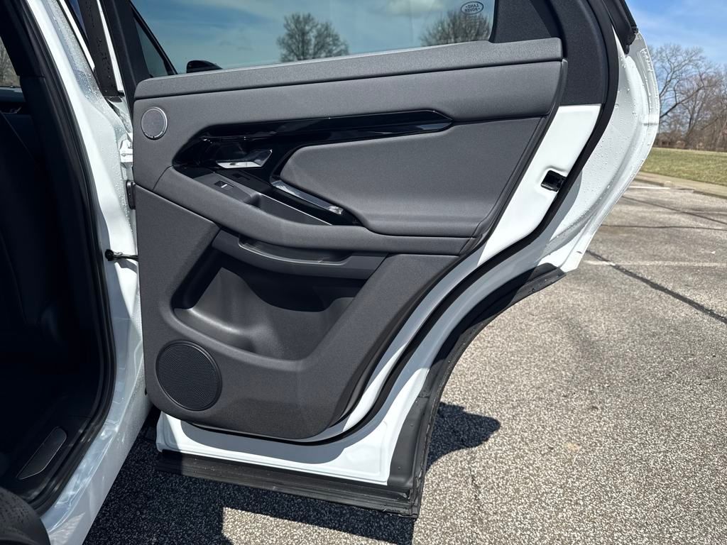 2026 Land Rover Range Rover Evoque Dynamic SE - Photo 17