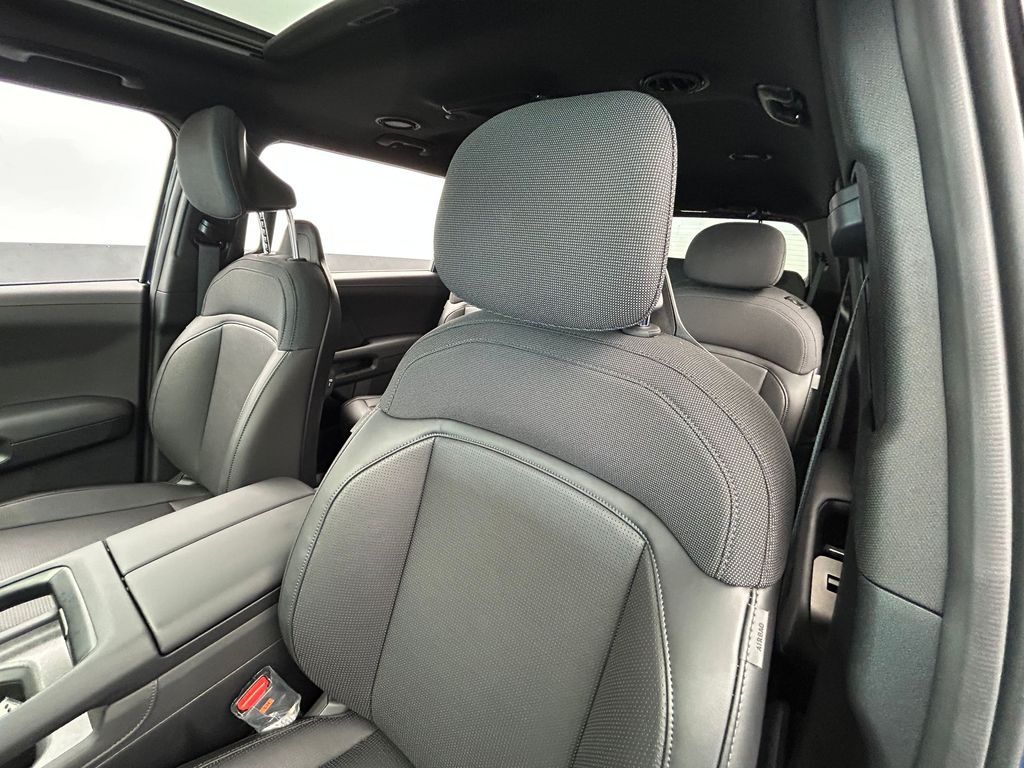 Used 2027 Midnight Lake Blue Kia S image 20