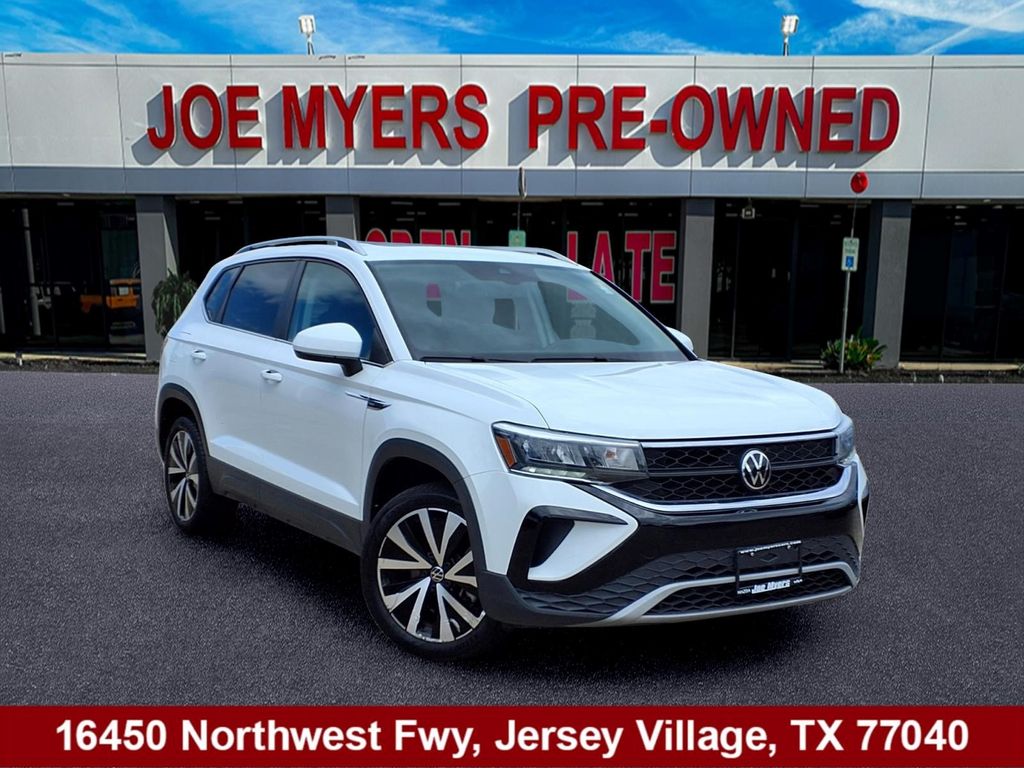 2023 Volkswagen Taos 1.5T SE White at DeMontrond Auto Country