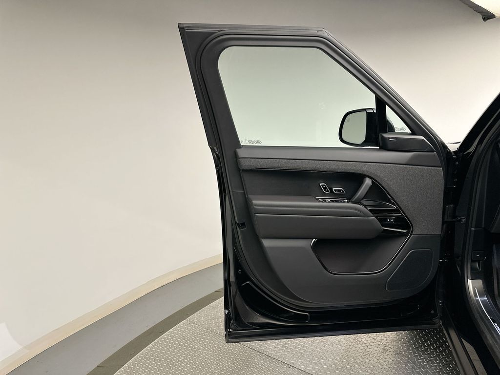 2025 Land Rover Range Rover Sport SE Dynamic 9