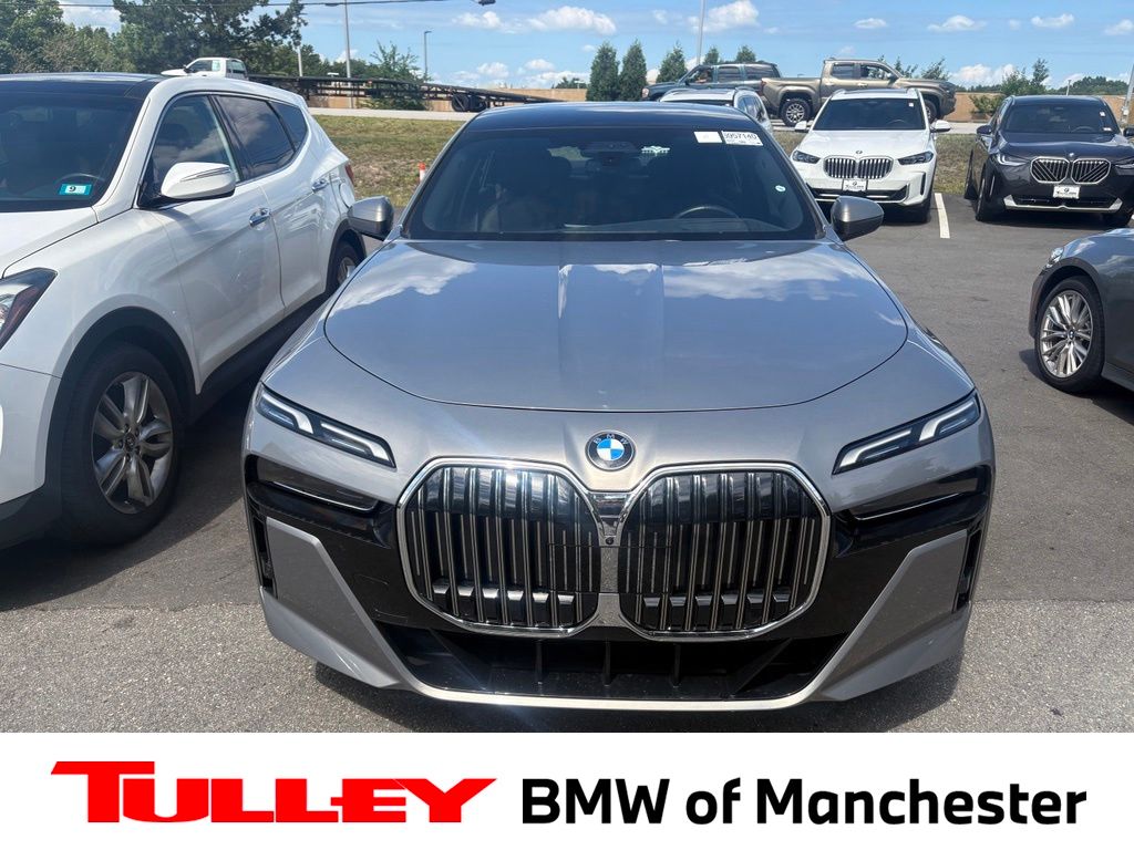Gray (Oxide Grey Metallic) 2026 BMW 7 Series Sedan All-Wheel Drive 8-Speed Automatic