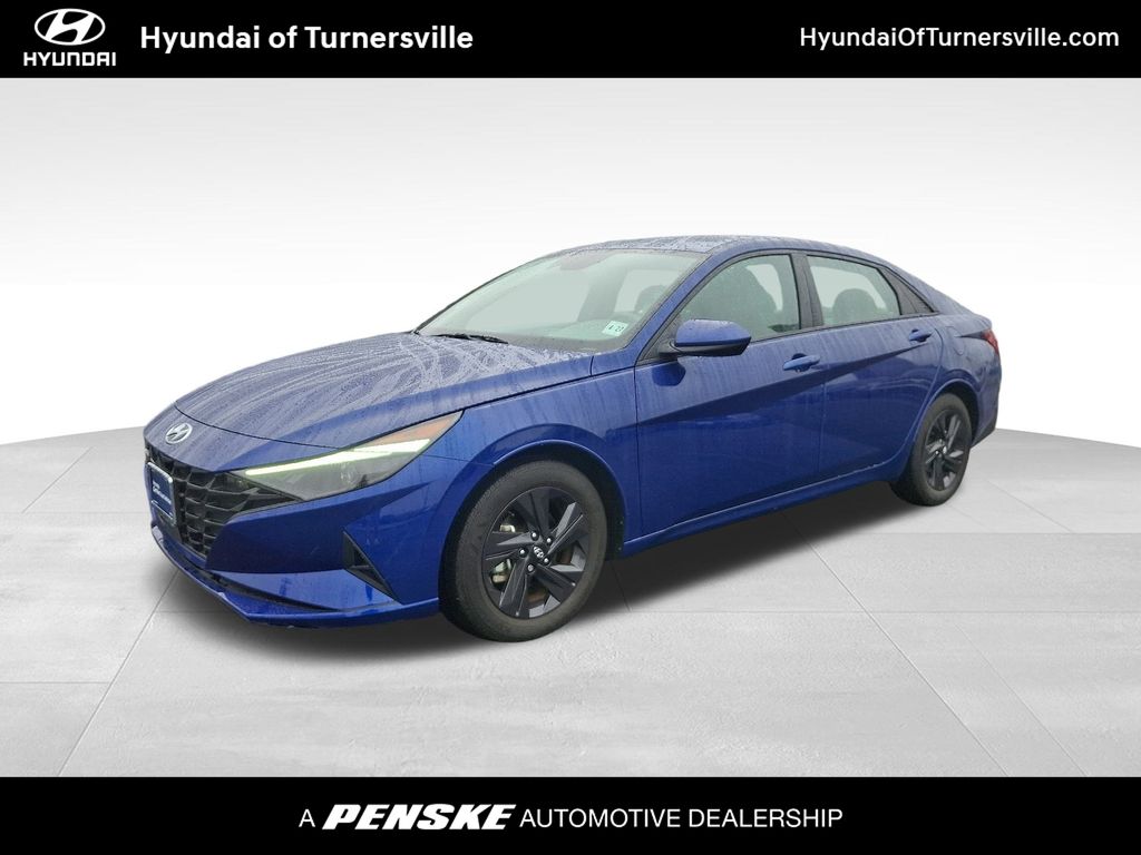 2022 Hyundai Elantra SEL Hero Image