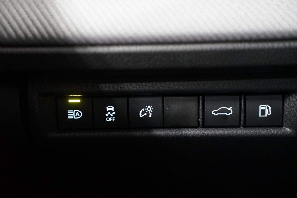 2025 Toyota Camry SE 25