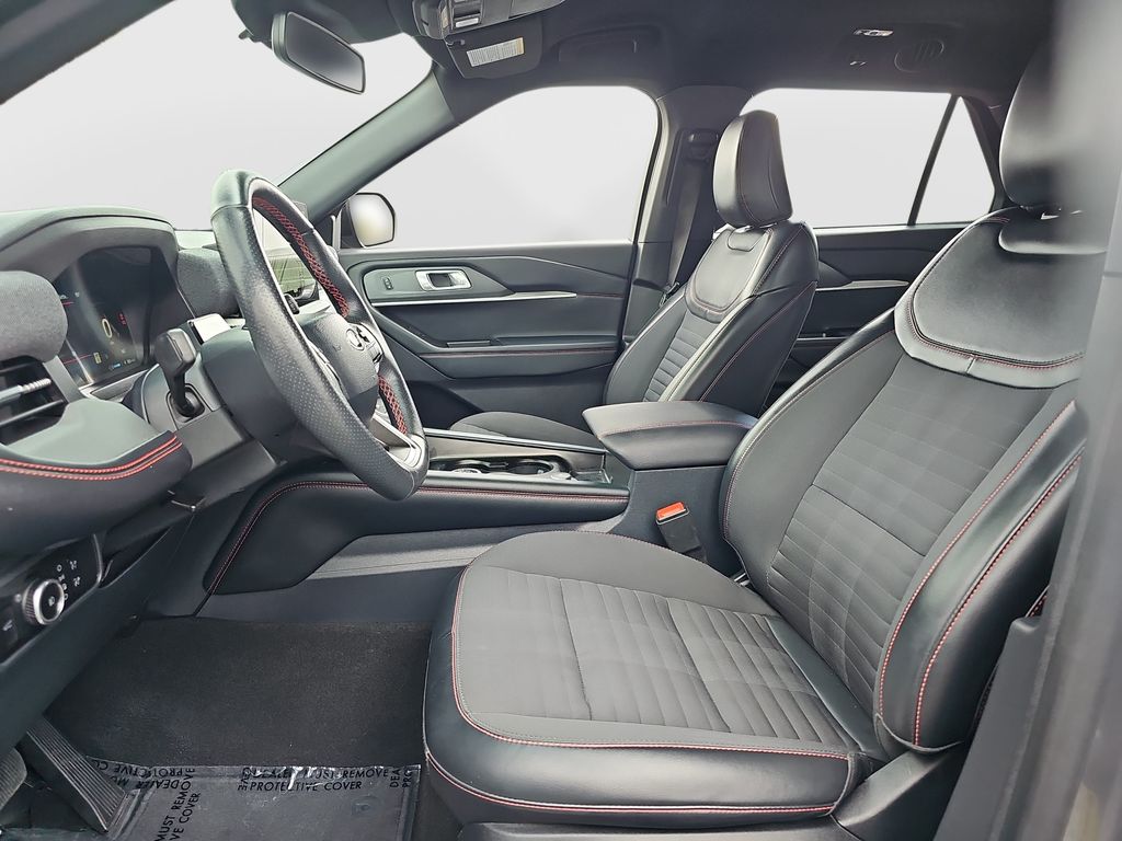 Used 2025 Ford Explorer SUV