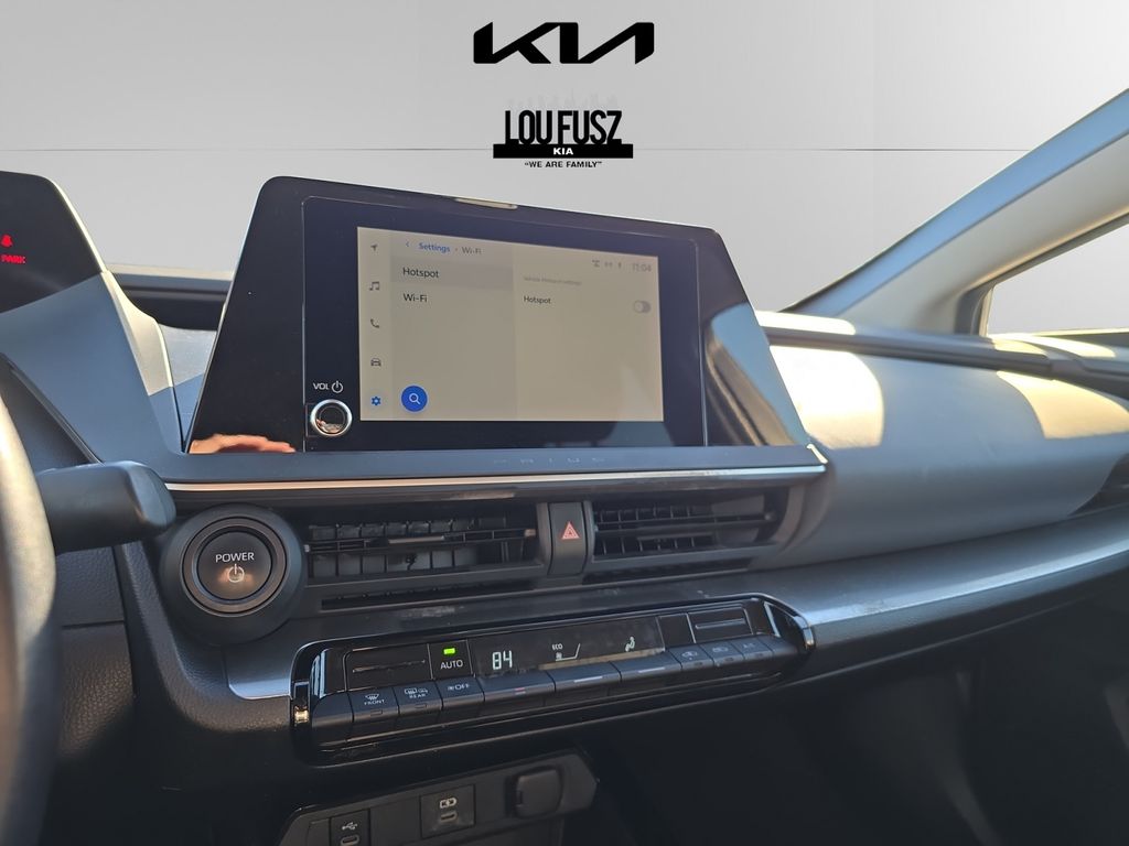 2023 Toyota Prius LE photo 4