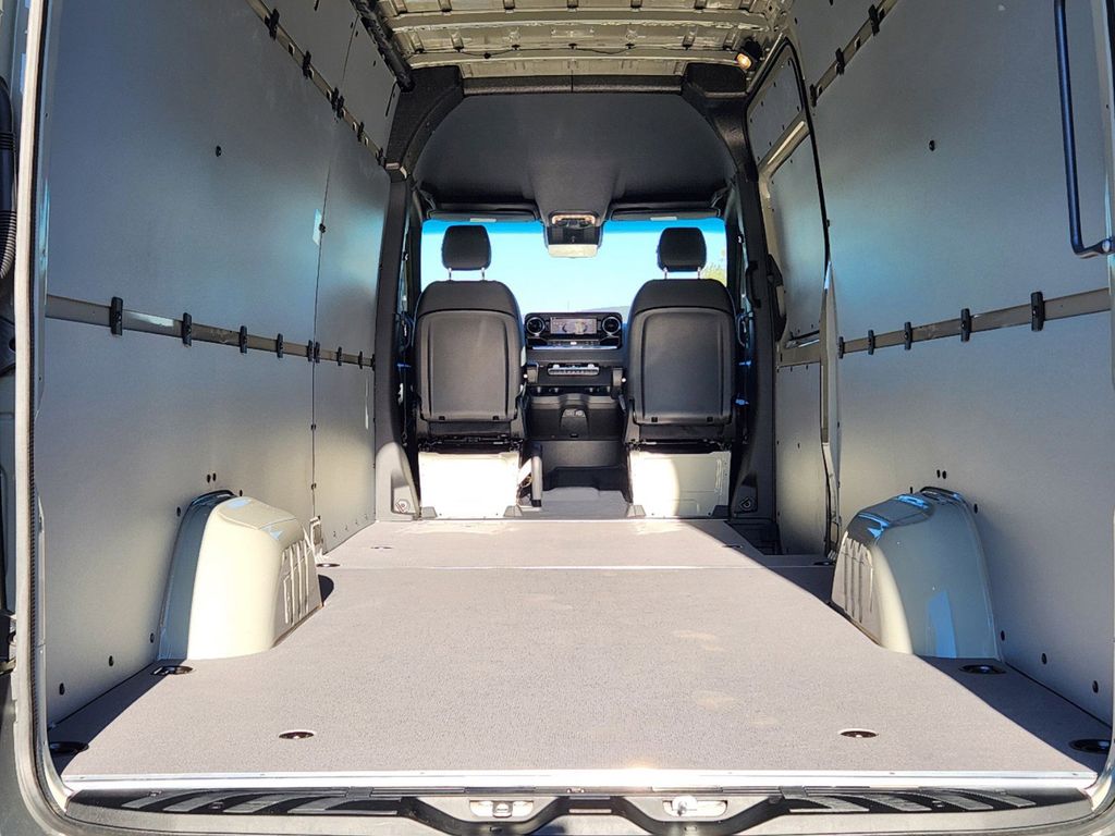 2025 Mercedes-Benz Sprinter 2500 Cargo 170 WB 23