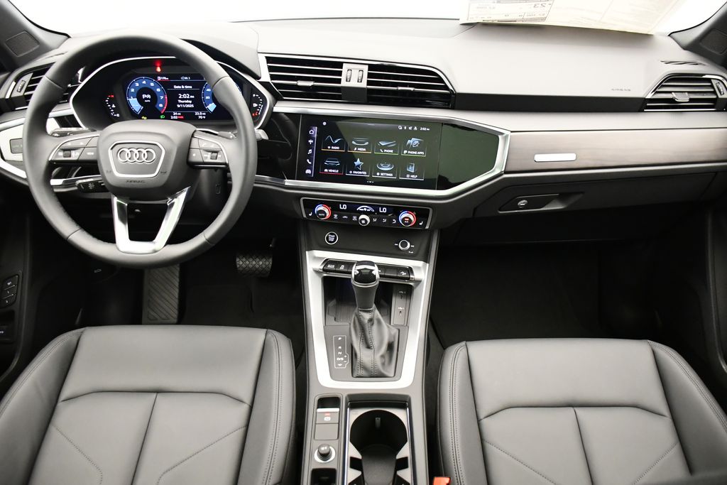 Thumbnail: 2025 Audi Q3 - 21