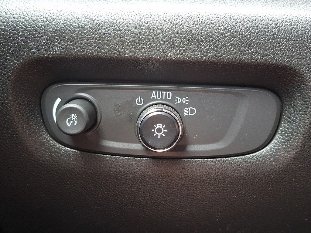 2022 Chevrolet Traverse LT Black at Klick Lewis Buick Chevrolet