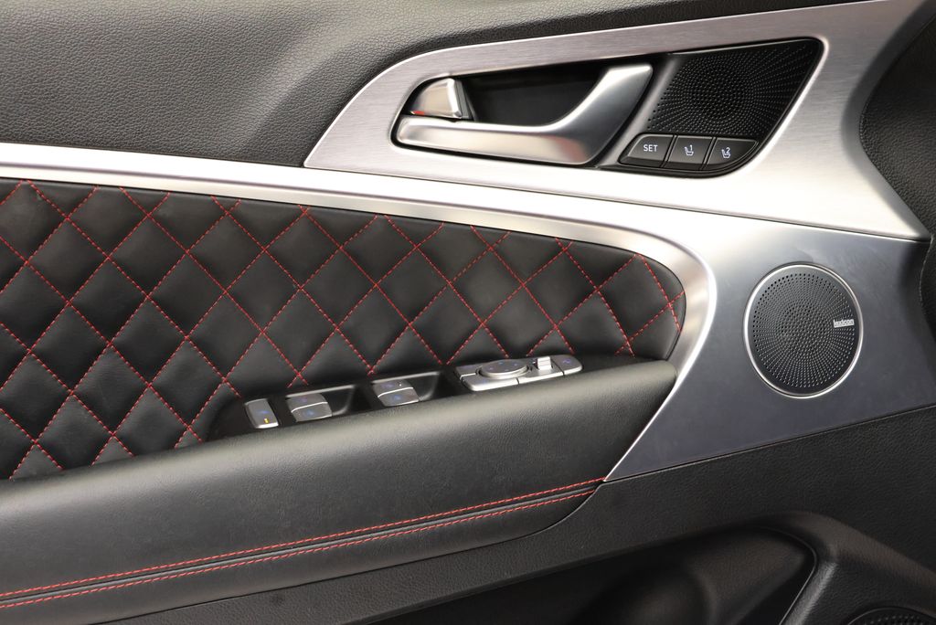 Thumbnail: 2019 Genesis G70 - 25