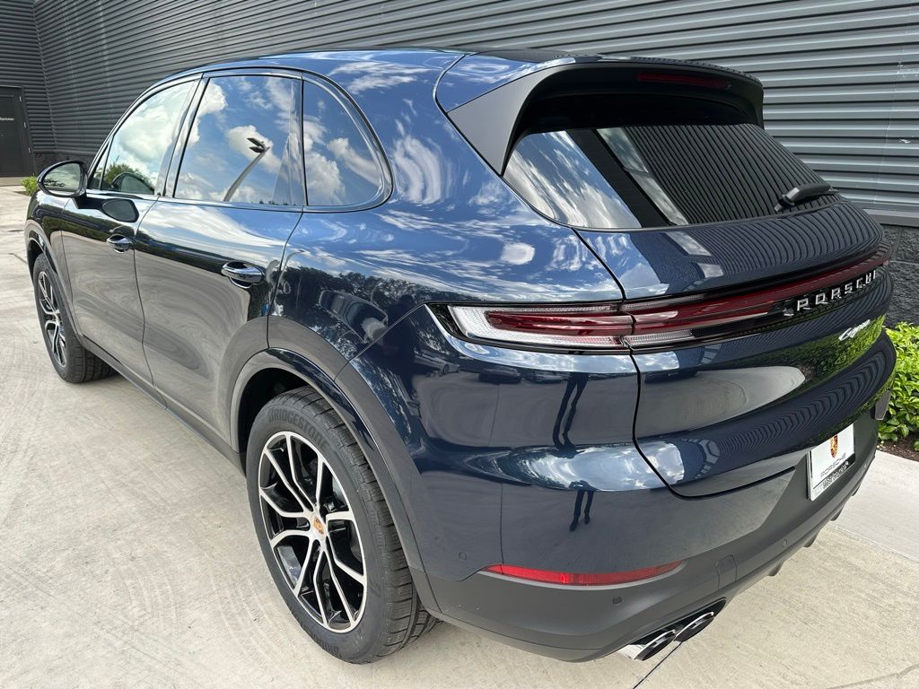 Thumbnail: 2025 Porsche Cayenne - 3