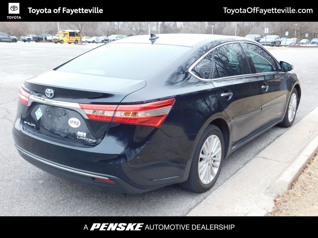 Thumbnail: 2014 Toyota Avalon - 10