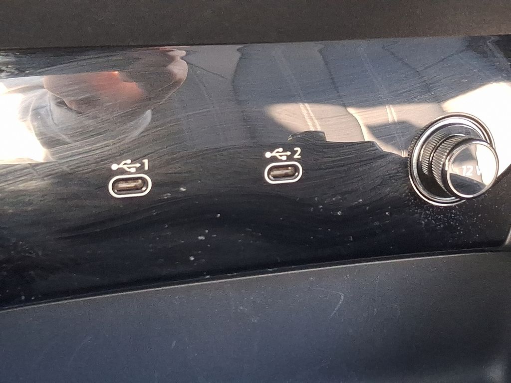 Thumbnail: 2025 Audi Q6 e-tron - 24