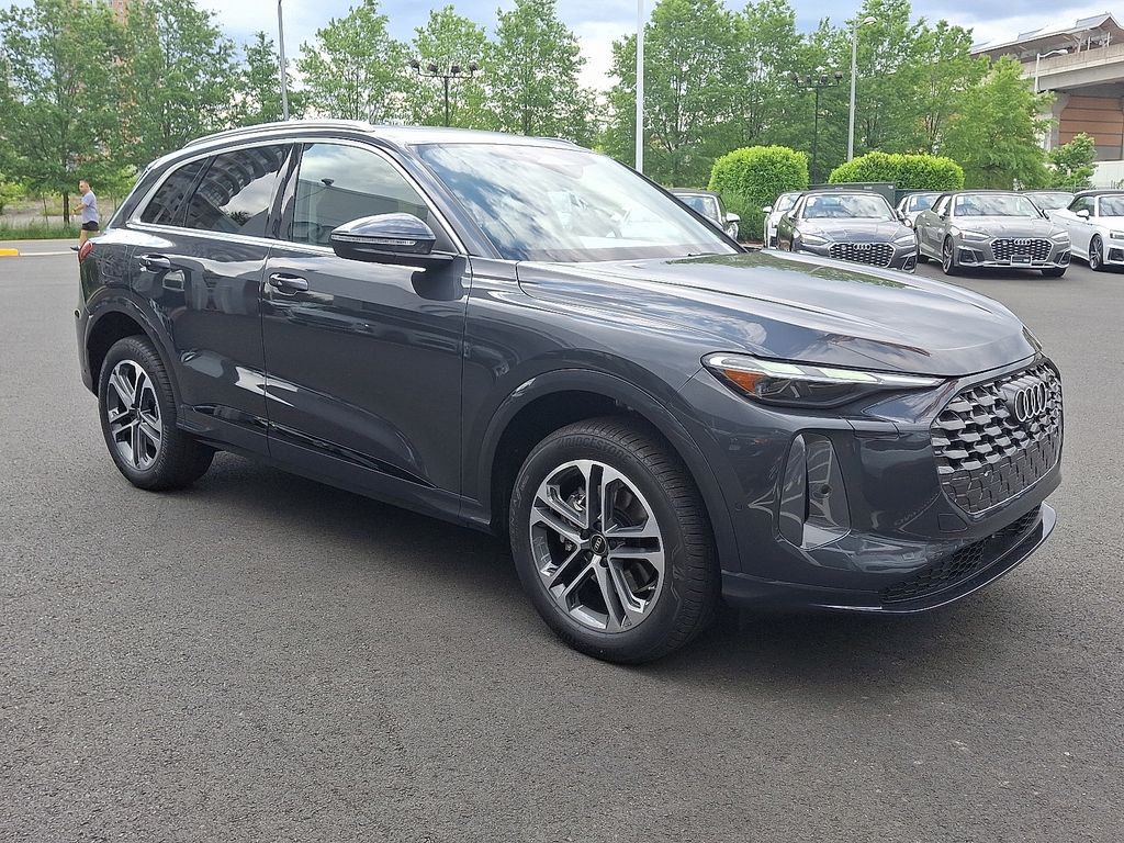 2025 Audi Q5 Premium 2