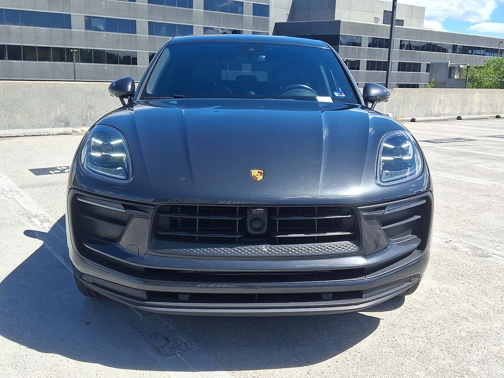 Thumbnail: 2023 Porsche Macan - 6